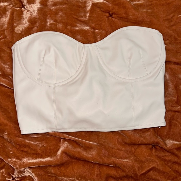 Vivid Tops - Women’s Vivid White Stretchy Strapless Corset